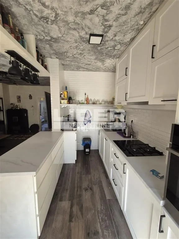 Izdavanje, četvorosoban stan, 100m², Voždovac Sve Podlokacije, Beograd
