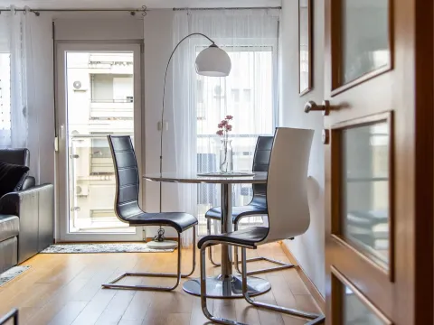 Rent, one bedroom apartment, 50m², Blok 9, Podgorica - image 1