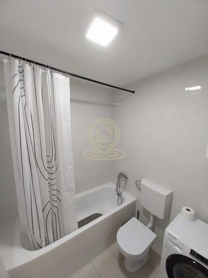 Izdavanje, četvorosoban stan, 70m², Podbara, Novi Sad Sve Podlokacije