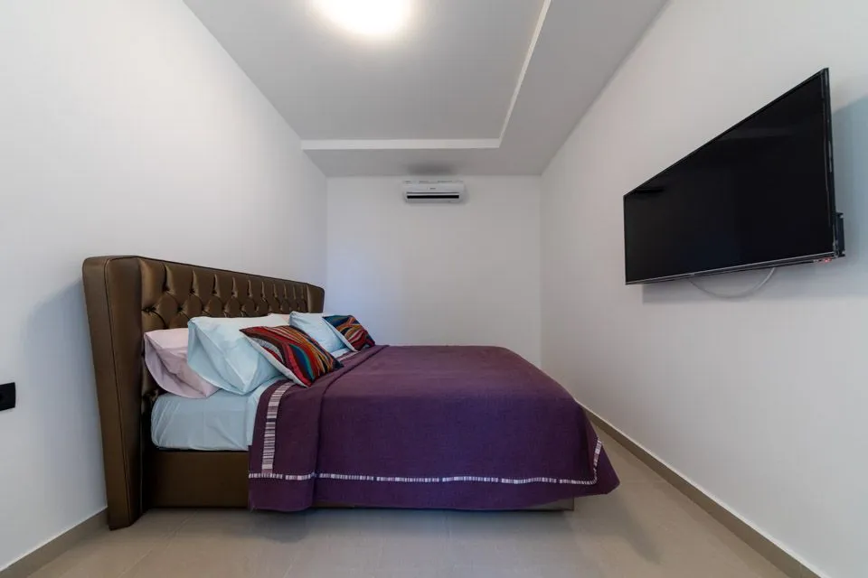 Prodaja, kuća, 584m², Kalimanj, Tivat