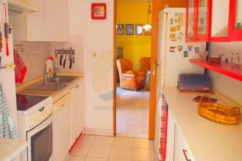 Prodaja, dvosoban stan, 75m², Herceg Novi, Crna Gora