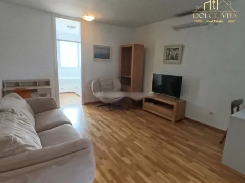 Rent, one bedroom apartment, 45m², Centar, Podgorica