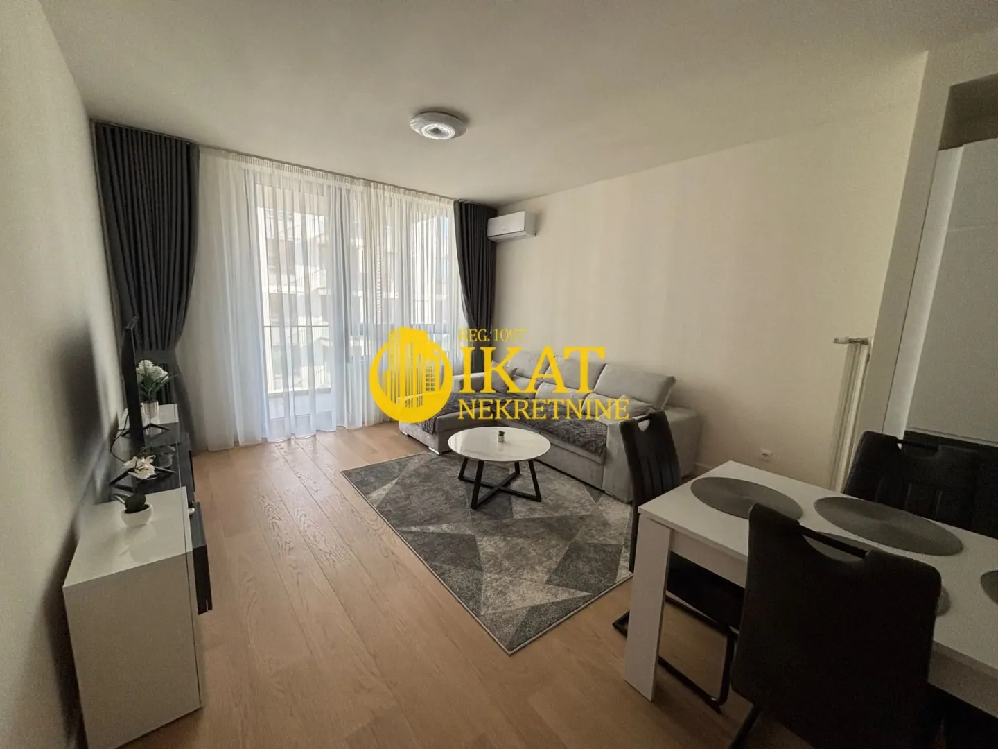 Rent, two bedroom apartment, 56m², Savski Venac, Beograd