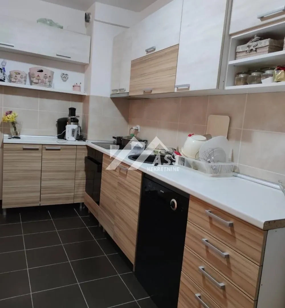 Izdavanje, trosoban stan, 65m², Bulevar Evrope, Novi Sad Sve Podlokacije