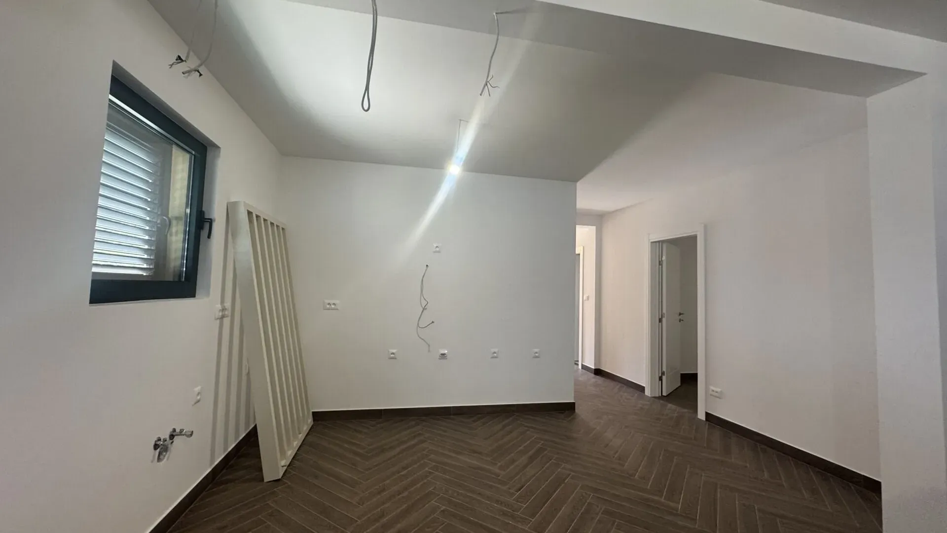 Prodaja, trosoban stan, 100m², Obala Đuraševića, Tivat
