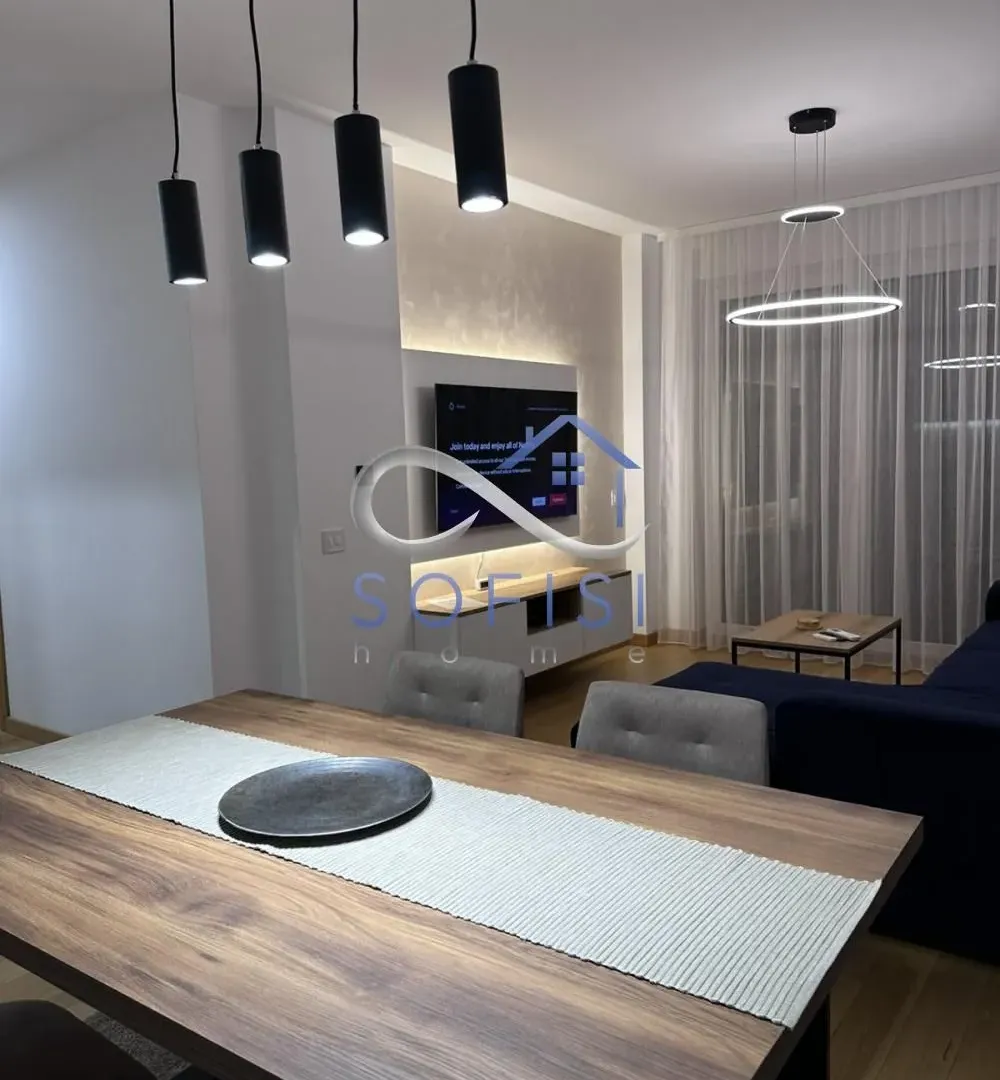 Izdavanje, dvosoban stan, 65m², Centar, Novi Sad