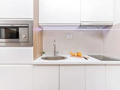 Rent, studio apartment, 26m², Bečići, Budva - image 7