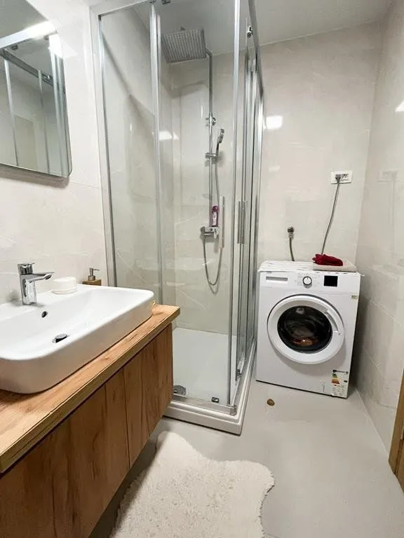 Izdavanje, jednosoban stan, 42m², City Kvart, Podgorica