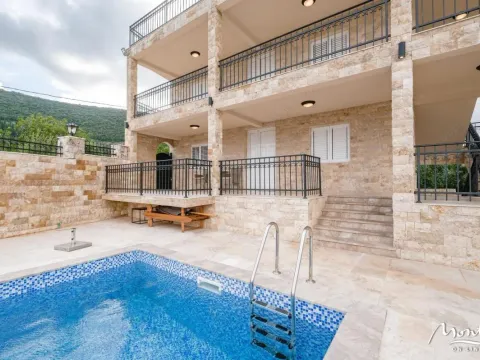 Prodaja, kuća, 204m², Herceg Novi, Crna Gora - image 2