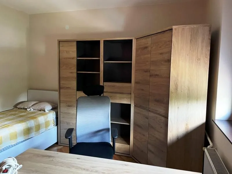 Izdavanje, trosoban stan, 85m², Medicinski fakultet, Niš