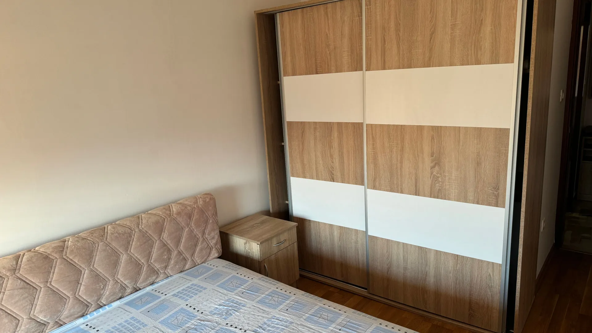 Izdavanje, dvosoban stan, 65m², Centar, Nikšić