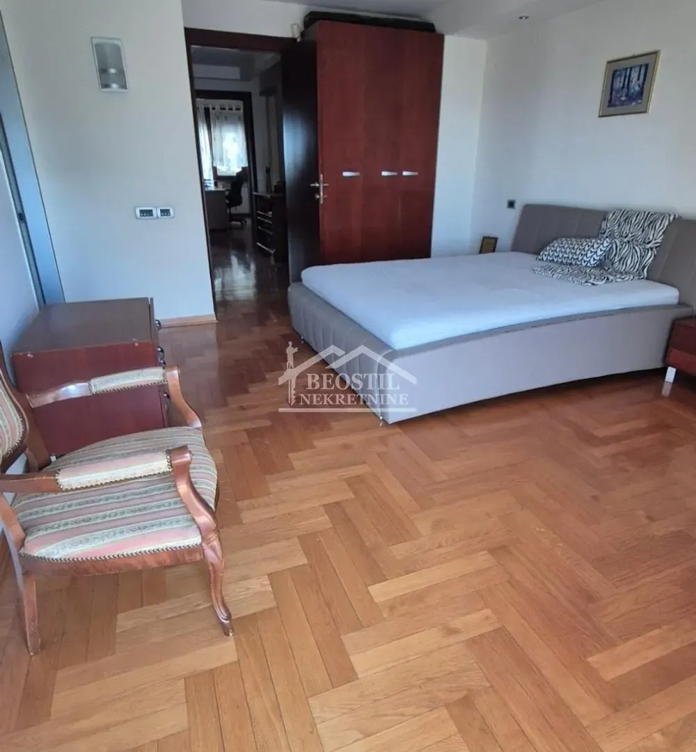 Rent, house, 319m², Julino Brdo, Beograd