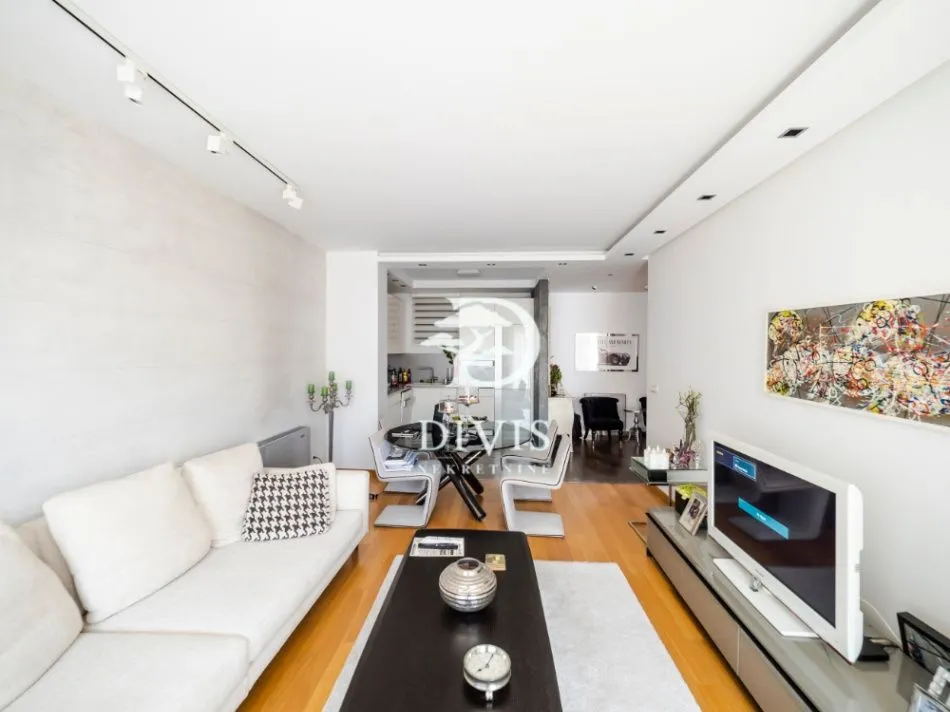Prodaja, trosoban stan, 76m², Vračar Hram, Vračar Sve Podlokacije
