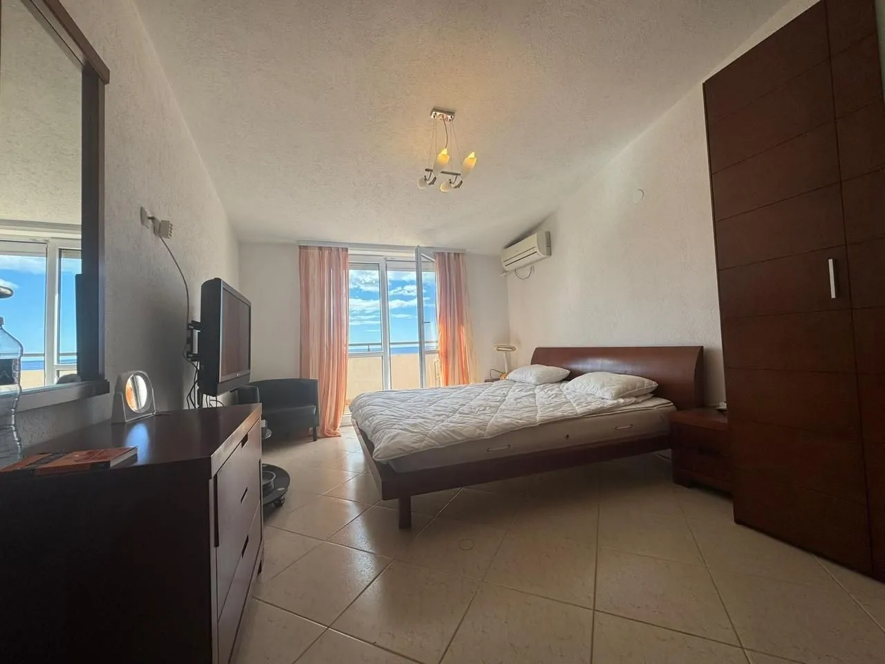 Prodaja, četvorosoban stan, 176m², Petrovac, Budva