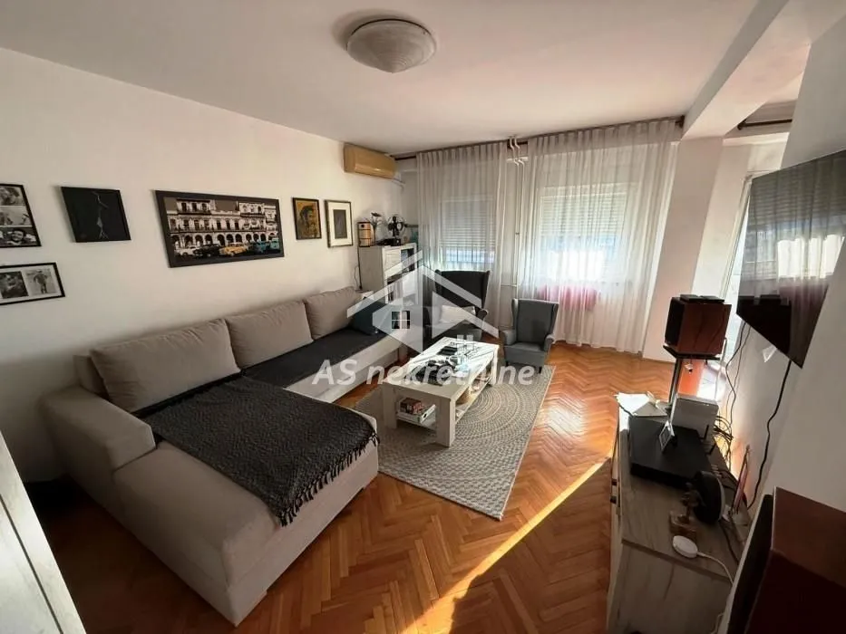 Izdavanje, dvosoban stan, 59m², Stari Grad, Beograd