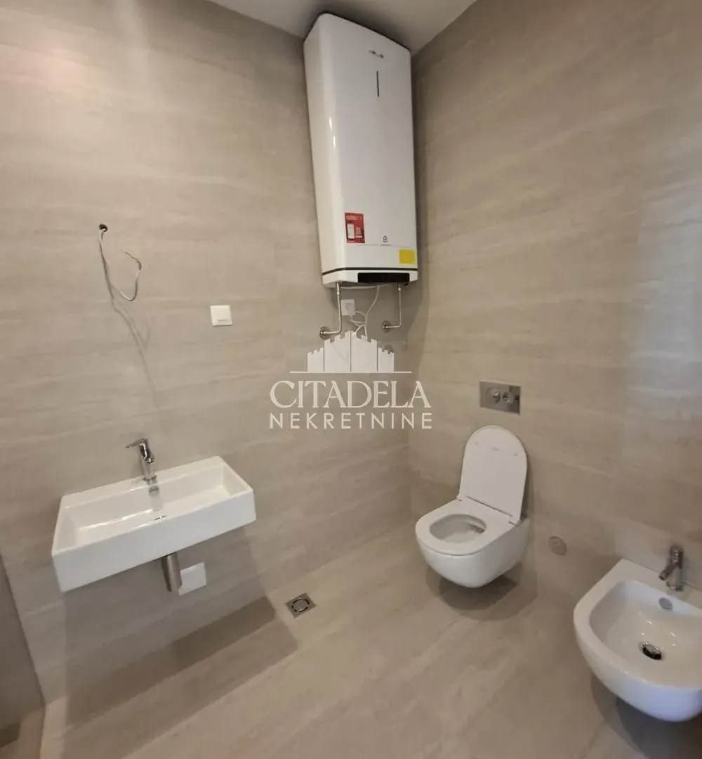 Prodaja, četvorosoban stan, 147m², Čukarica, Beograd