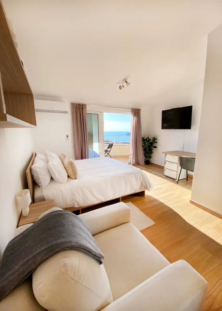 Rent, three bedroom apartment, 136m², Petrovac, Budva