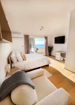 Rent, three bedroom apartment, 136m², Petrovac, Budva - image 2