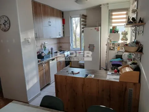 Prodaja, trosoban stan, 80m², Borča 1, Borča Sve Podlokacije - image 2