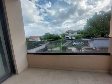 Izdavanje, dvosoban stan, 70m², Gradiošnica, Tivat - image 12