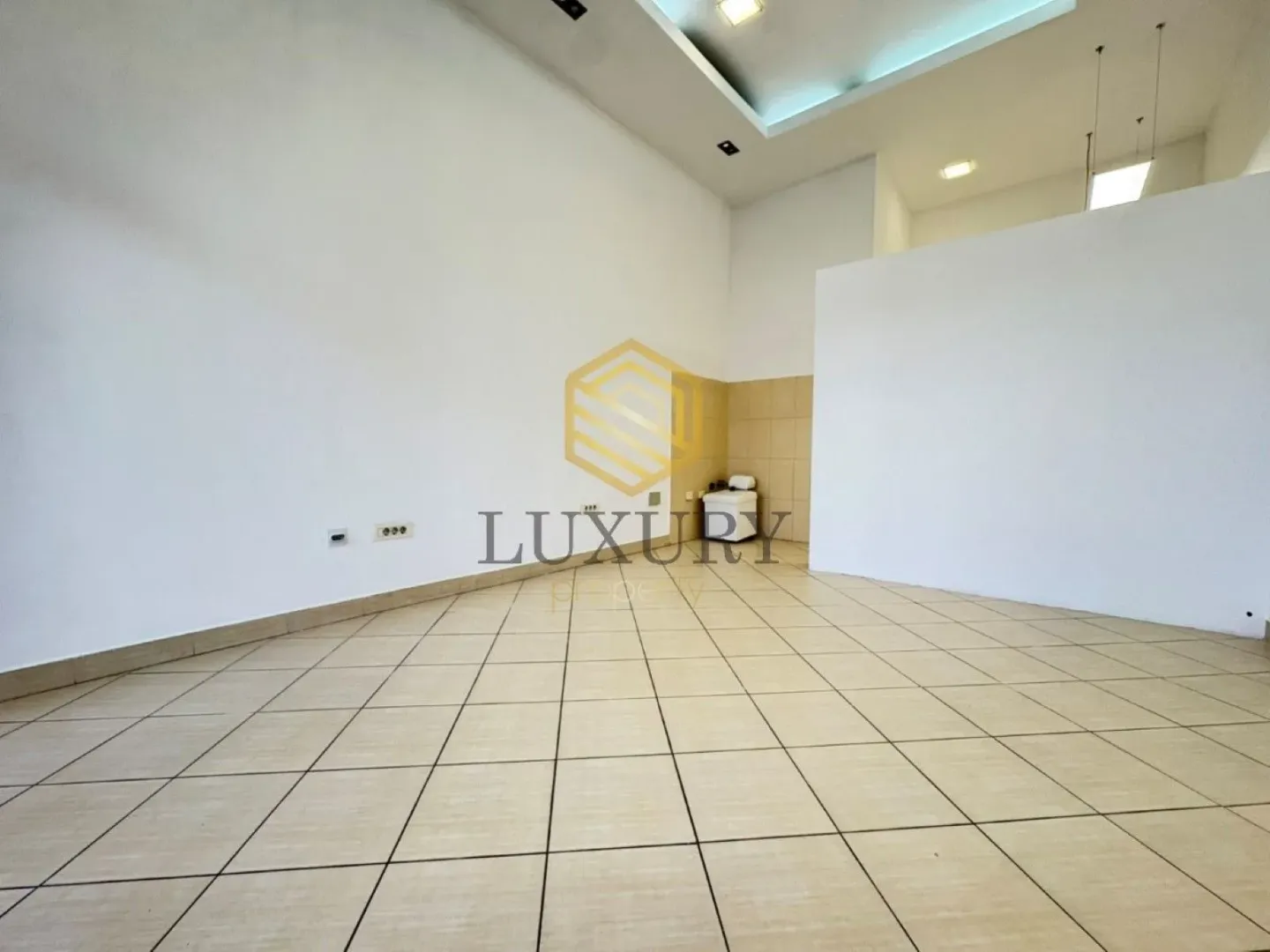 Rent, office space, 25m², Stari Aerodrom, Podgorica
