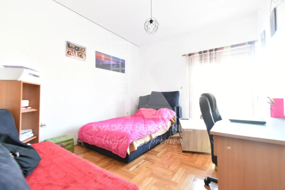 Prodaja, kuća, 500m², Tološi, Podgorica