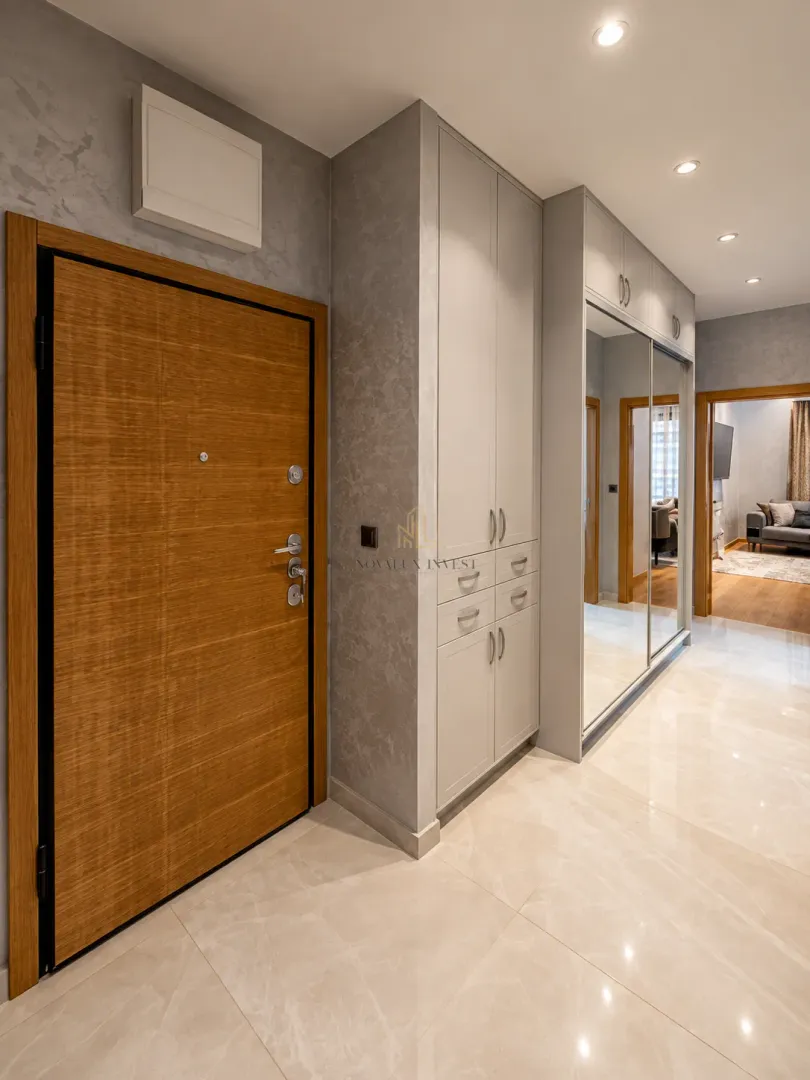 Izdavanje, dvosoban stan, 80m², Kod Capital Plaze, Podgorica
