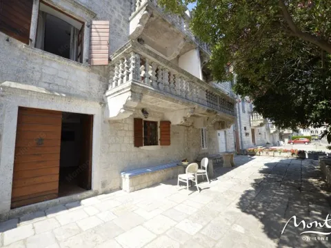 Prodaja, kuća, 222m², Prčanj, Kotor - image 3