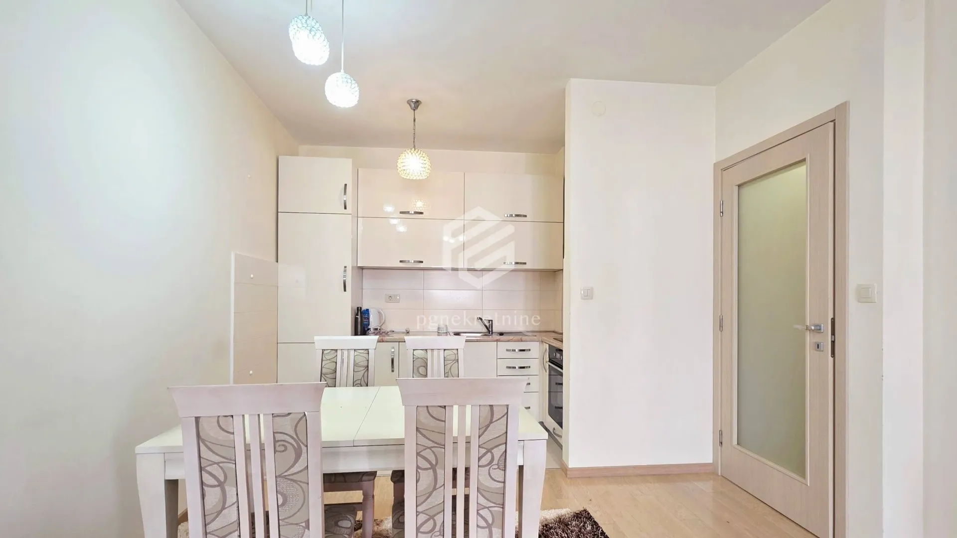 Izdavanje, jednosoban stan, 47m², City Kvart, Podgorica