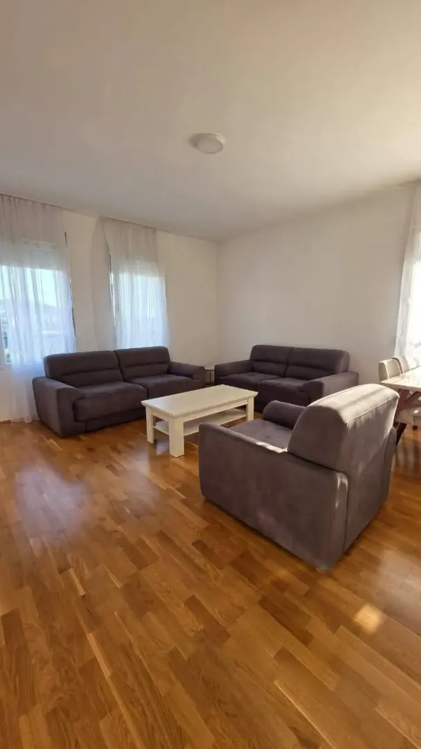 Prodaja, dvosoban stan, 70m², 1 maj, Podgorica