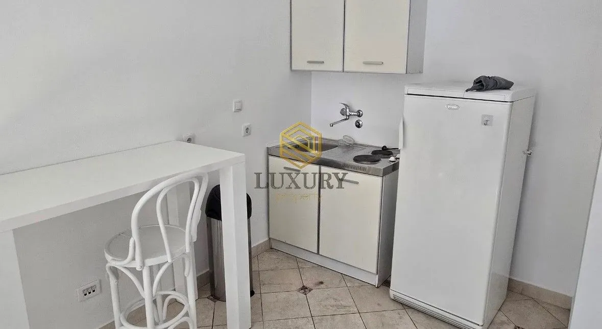Izdavanje, poslovni prostor, 120m², Centar, Podgorica