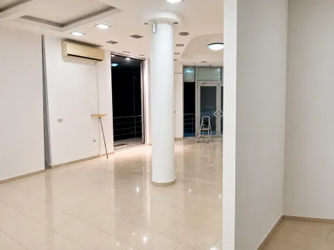 Rent, office space, 45m², Zaobilaznica, Budva - image 3