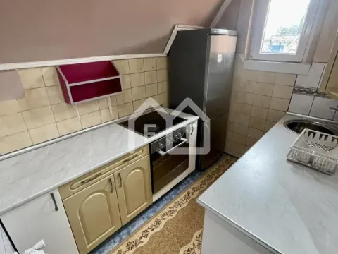 Izdavanje, kuća, 80m², Zemun Gornji Grad, Zemun Sve Podlokacije - image 12