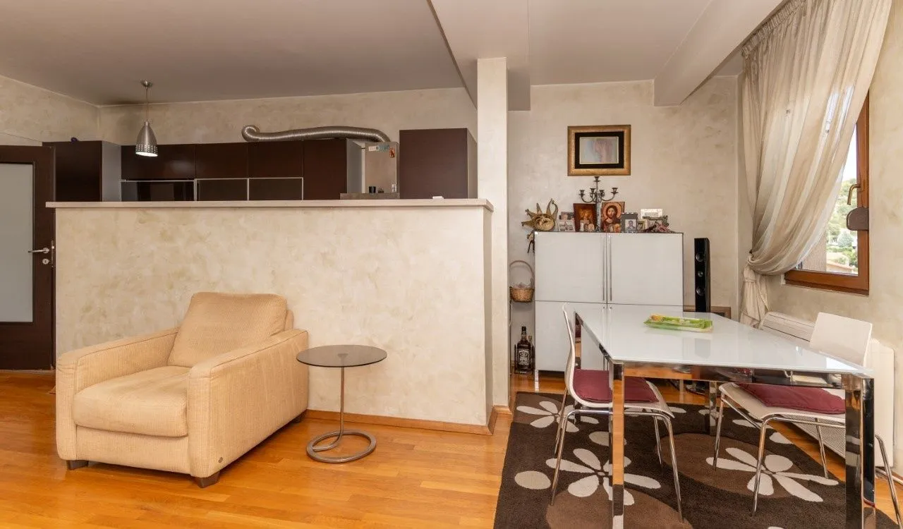 Prodaja, dvosoban stan, 82m², Momišići, Podgorica