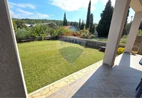 Izdavanje, kuća, 242m², Zagorič, Podgorica - image 5