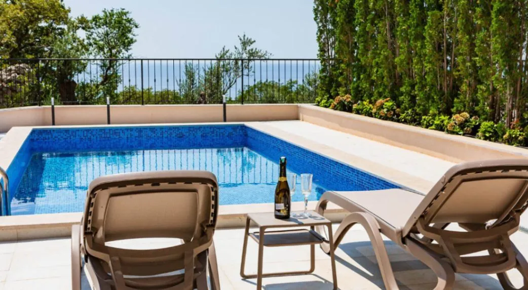 Prodaja, kuća, 220m², Blizikuće, Budva