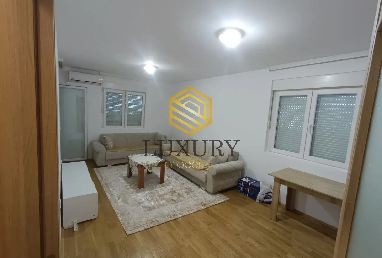 Izdavanje, jednosoban stan, 50m², Stari Aerodrom, Podgorica