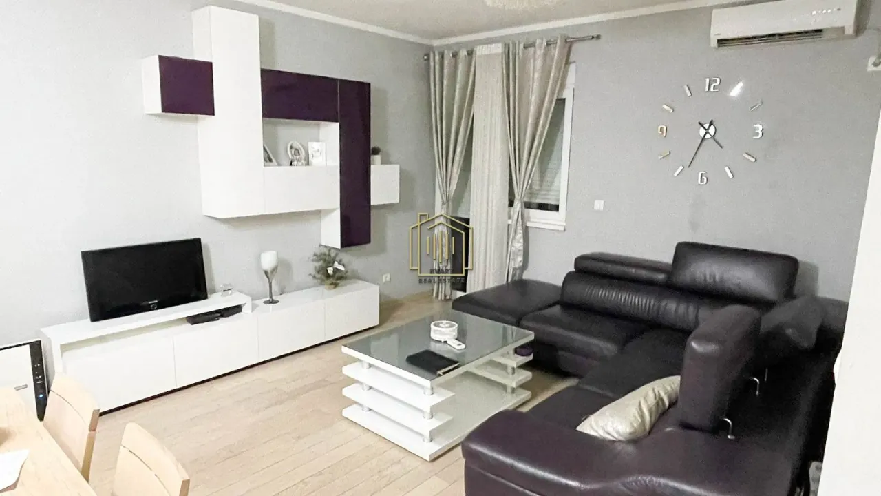 Izdavanje, dvosoban stan, 70m², Zagorič, Podgorica