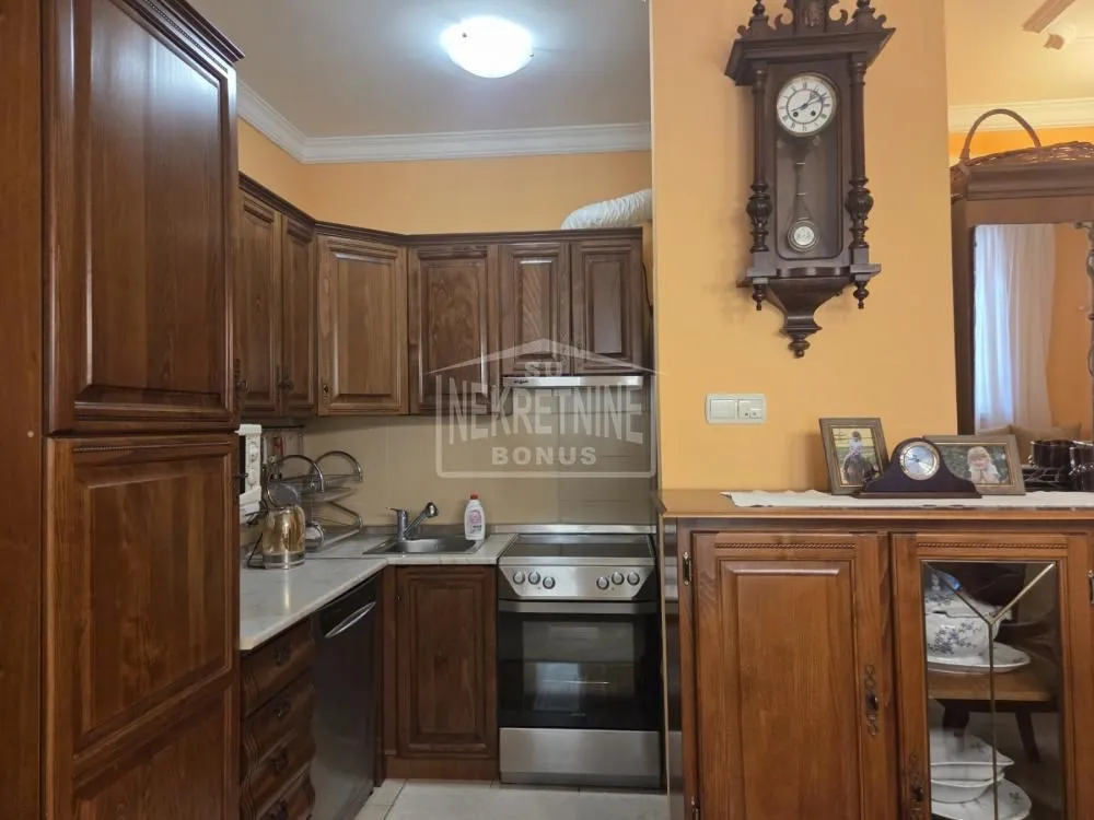 Prodaja, dvosoban stan, 49m², Centar, Subotica