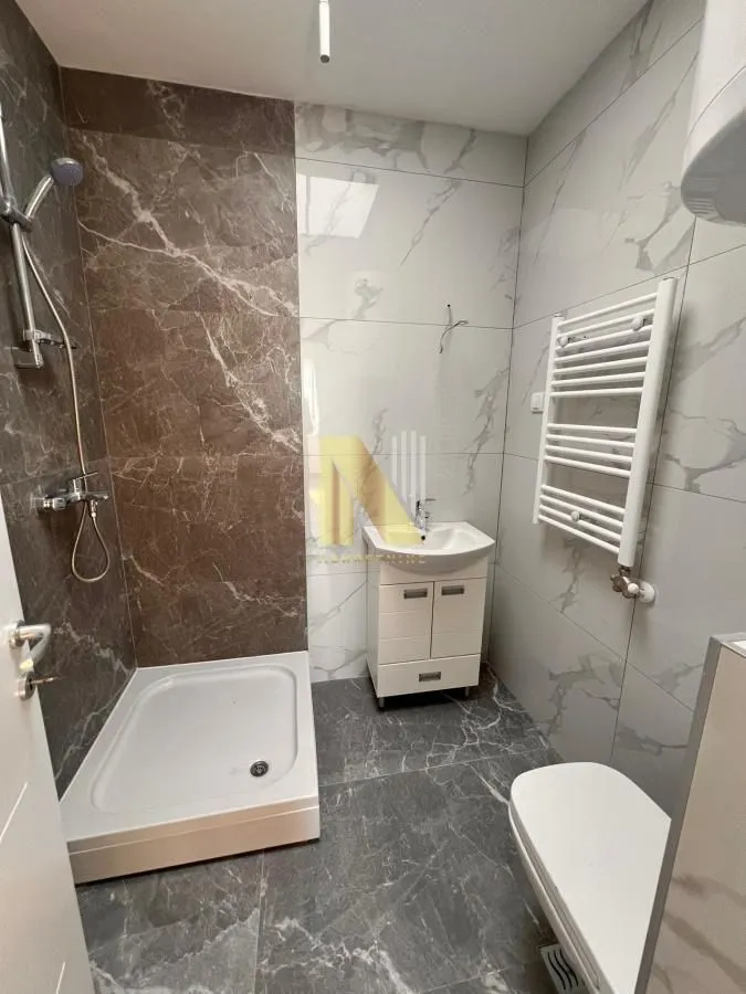 Prodaja, stan, 207m², Telep, Novi Sad Sve Podlokacije