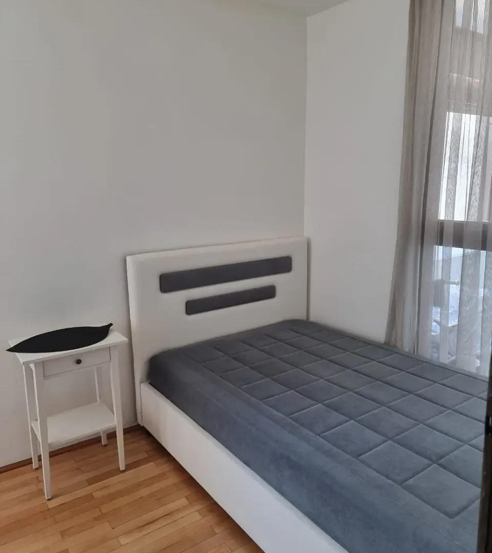 Izdavanje, stan, 76m², Blok 5, Podgorica