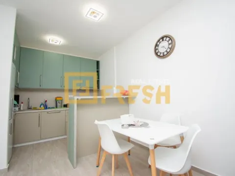 Sale, one bedroom apartment, 57m², Bečići, Budva - image 10