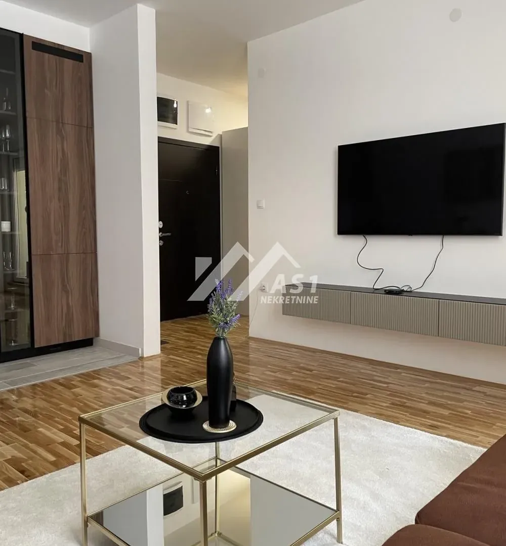 Izdavanje, dvosoban stan, 55m², Salajka, Novi Sad Sve Podlokacije