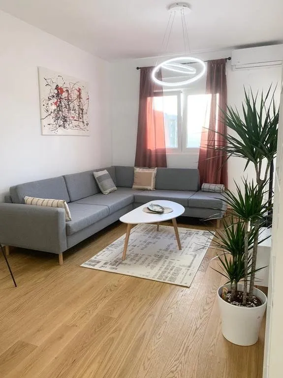 Izdavanje, jednosoban stan, 47m², New City, Podgorica