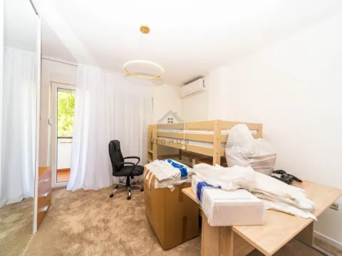 Izdavanje, trosoban stan, 200m², Gorica C, Podgorica - image 18