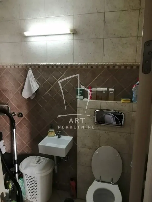 Prodaja, četvorosoban stan, 109m², Crveni Krst, Beograd