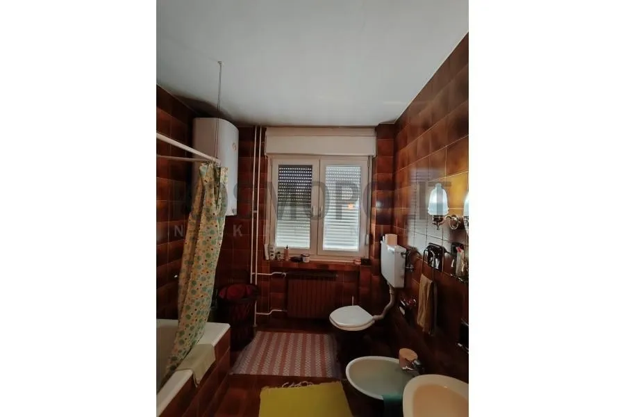 Prodaja, kuća, 399m², Arnajevo, Barajevo