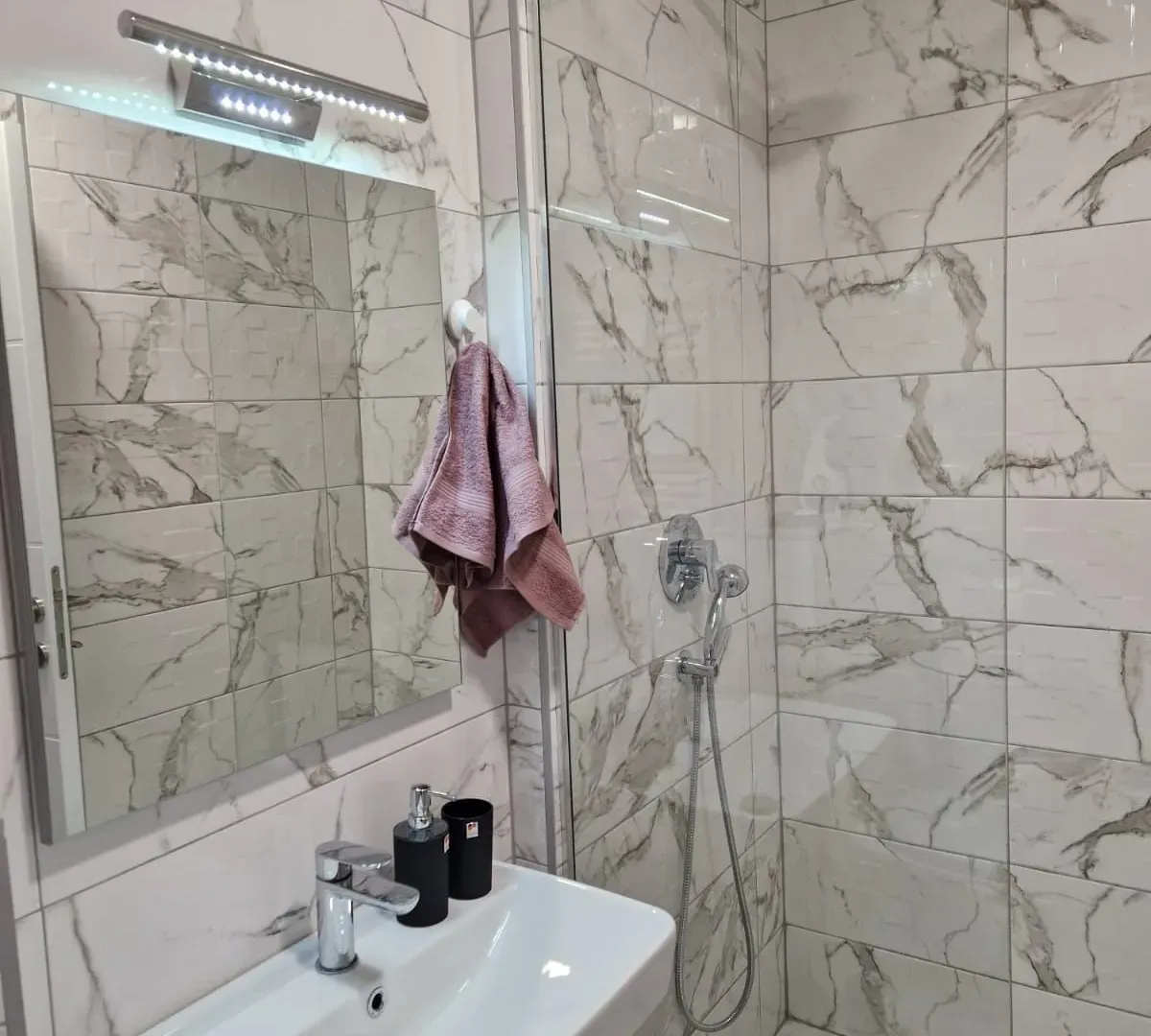 Izdavanje, stan, 41m², Podgorica, Crna Gora