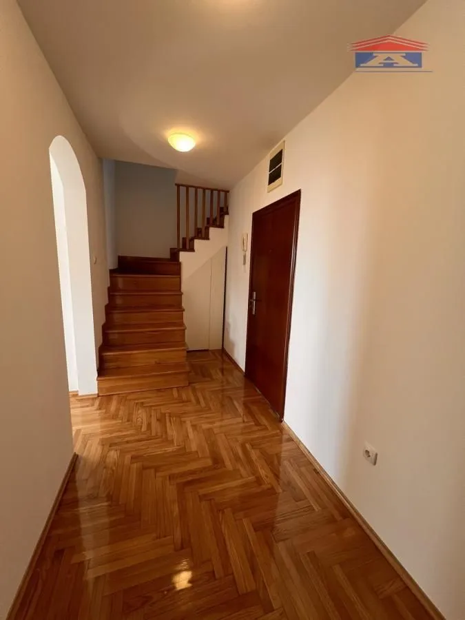 Prodaja, četvorosoban stan, 117m², Bulevar Evrope, Novi Sad Sve Podlokacije