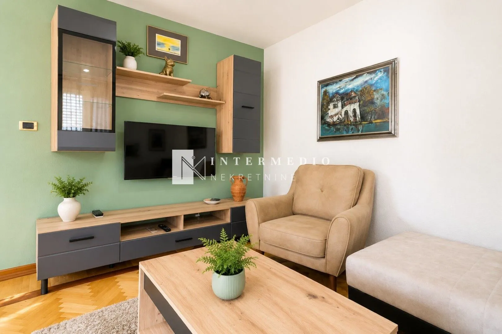 Izdavanje, jednosoban stan, 54m², Igalo, Herceg Novi